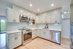 8 Mi to Dtwn Duluth Hermantown Home