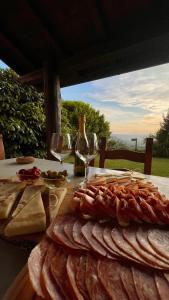 Tra gli ulivi e il panorama