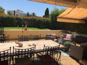 ANTIBES, 85 m2, ground floor, large wood terrace