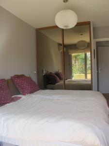 ANTIBES, 85 m2, ground floor, large wood terrace