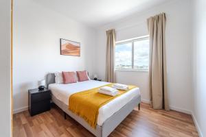 Mira Bracara by House and People