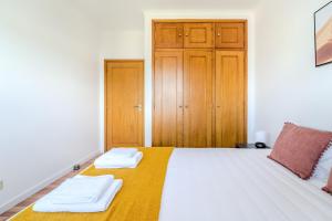 Mira Bracara by House and People