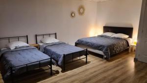 Gite 12 personnes avec étang et piscine