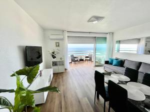 Top Ocean View Apartment - amazing sunset - modern style - pool & 200m to beach