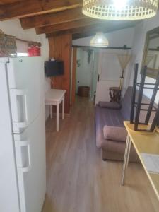 Habitación rústica independiente con todas las comodidades, sofacama y ventilador