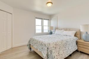 Oceanfront Cottage on Cape Cod Bay with Game Room