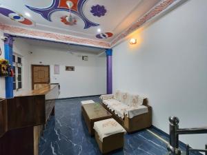 Thakur Guest House