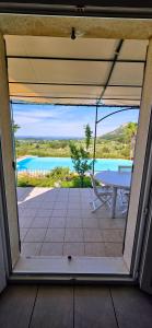 Maisons de vacances Gite Paradizu, vue imprenable en Provence : photos des chambres