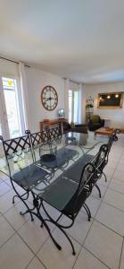 Maisons de vacances Gite Paradizu, vue imprenable en Provence : photos des chambres