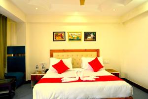 Queen Hill Luxury Mountain View Resort by Anvi in Nainital