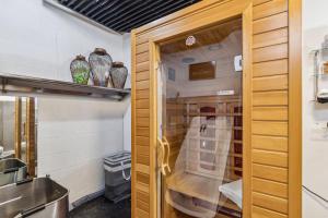 Lakefront Beach House - Sauna & Steam Pod Retreat