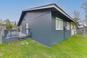 3 Mi to Alaska Zoo Family Home in Anchorage!