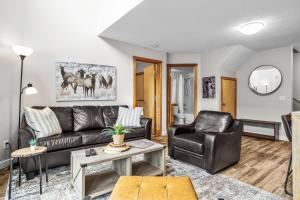 Charming Mountain Loft Pet Friendly Mountain Views!