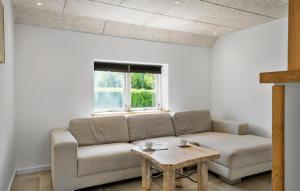 Stunning Home In Vemb With Wifi