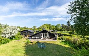 3 Bedroom Stunning Home In Tisvildeleje