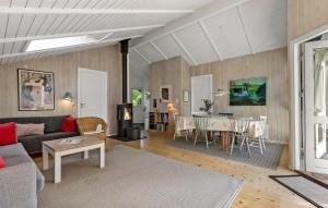 3 Bedroom Stunning Home In Tisvildeleje