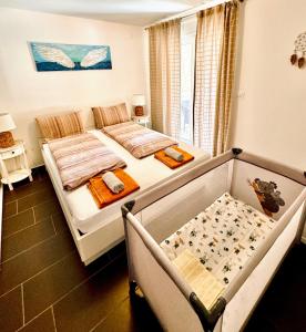 V&V Medulin pool and sea