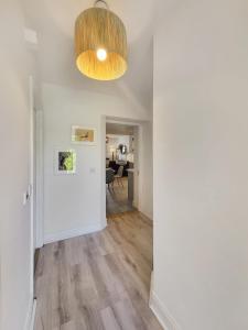 Wolfe Tone Apartment