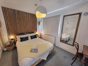 Wolfe Tone Apartment