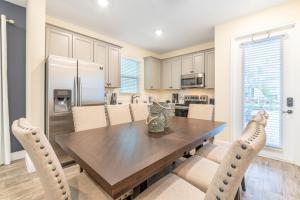 Ocean Waves Cottage Near Disney With Margaritaville Resort & Island H20 Waterpark Access - 2983La