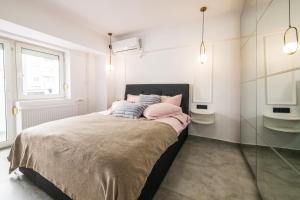 Charming Retreat - Cozy 2BR near City Center