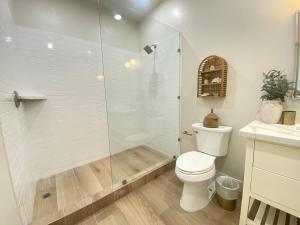 Styles Beach 1A - Beachfront Luxury Condo w Pool