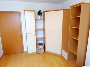 Orchid room for 2, Skylight room for 2 