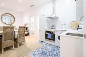 Comfy and centric- 2Bd 1Bth- Espoz y Mina