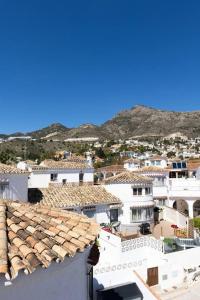 CYV - 2 family home with BBQ and pool