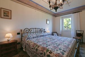 Two-Bedroom Deluxe Apartment with Balcony