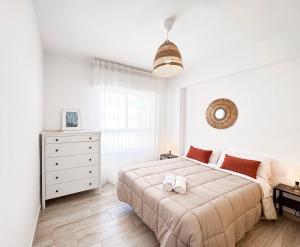 NUEVO, a 50 metros de la playa y con vistas al mar