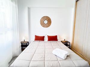 NUEVO, a 50 metros de la playa y con vistas al mar