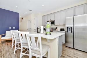 Tropical Villa Near Disney With Margaritaville Resort & Island H20 Waterpark Access - 3005Cs