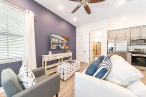 Sunny Yellow Cottage Near Disney With Margaritaville Resort & Island H2O Access - 3029Sp