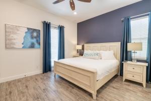 Sunny Yellow Cottage Near Disney With Margaritaville Resort & Island H2O Access - 3029Sp