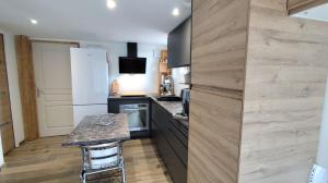 Maisons de vacances Logement avec jardin et jacuzzi prive au coeur de la Provence pour 2 adultes 1 enfant classe 4 etoiles : photos des chambres