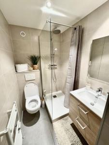 Riviera studio cosy face gare centre-ville Calme Wifi rapide