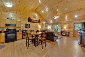 NEW Smoky Mountain Cabin Cozy & Convenient