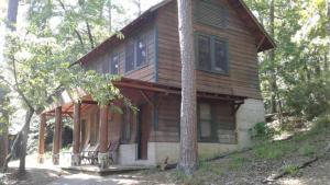 Five Points Lake Hamilton Cabin 5