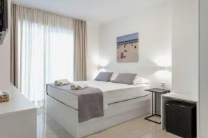 Quadruple Room with Balcony room in Sunset Split Rooms