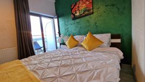 Panorama Heights Apartment near Palas Mall