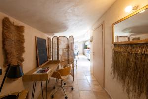 Maisons de vacances Maison avec patio et jacuzzi : photos des chambres