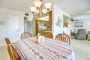 Walk to Golf Course Sun City West Retreat