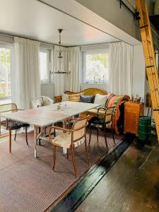 Designer Container Home By The Sea In Långvind