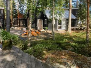 Designer Container Home By The Sea In Långvind