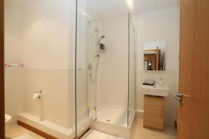 Elegant 2 BdRM Apartment-Caldecotte, Milton Keynes
