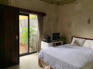 Cozy Palm Villa