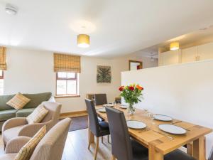 1 Bed in Cairnbaan CA304