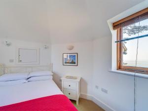 2 Bed in Cowes IC018