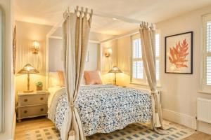 The Salt House - sleeps 12 & 3 mins to beach